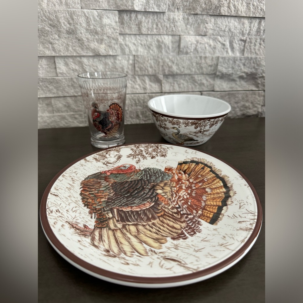 William Sonoma Thanksgiving Dinnerware set